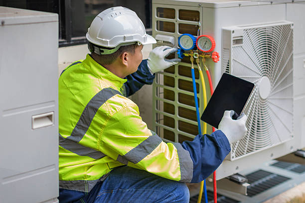 Professional Hvac technician working in Williston Park, NY